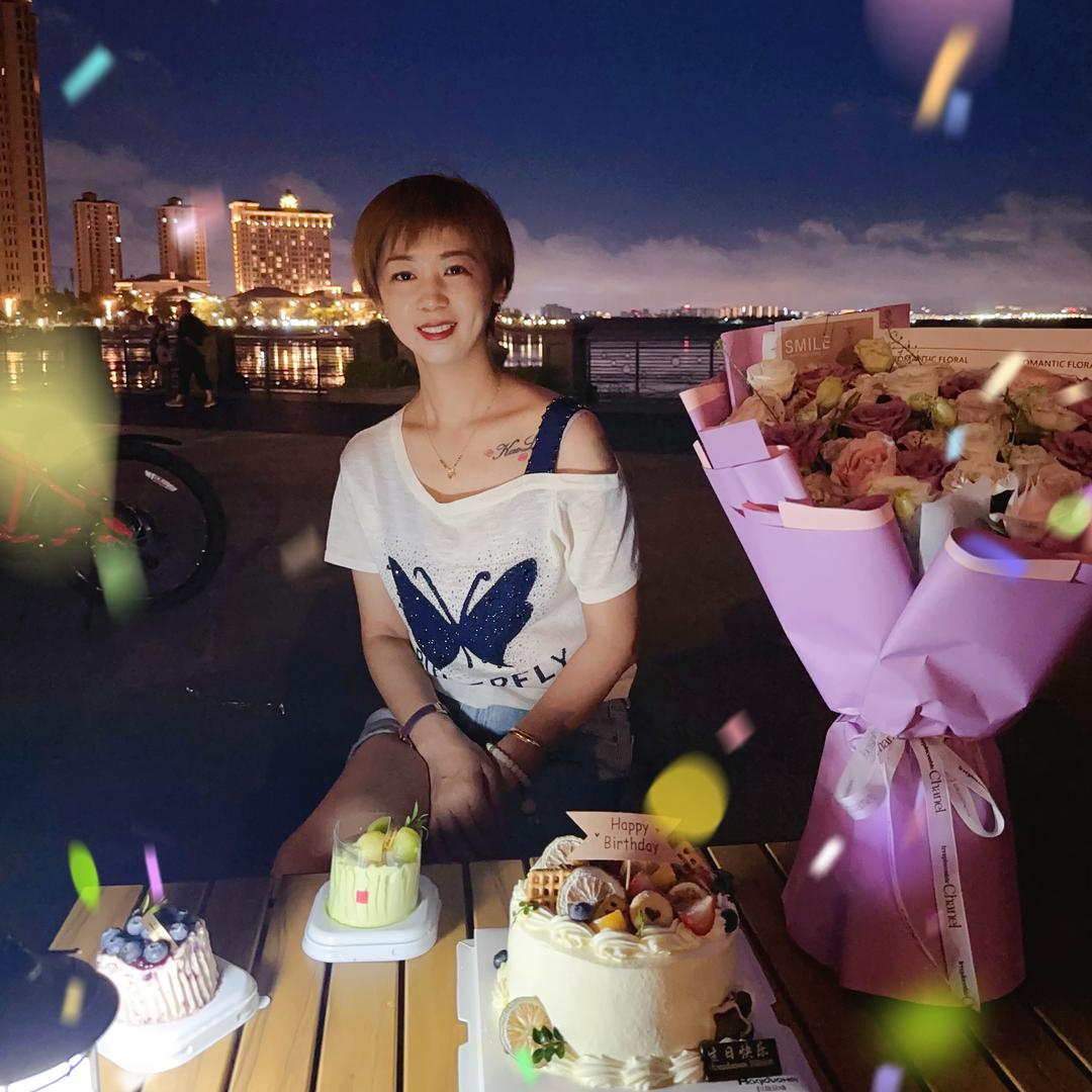 X·͜･uᗜe 灿灿