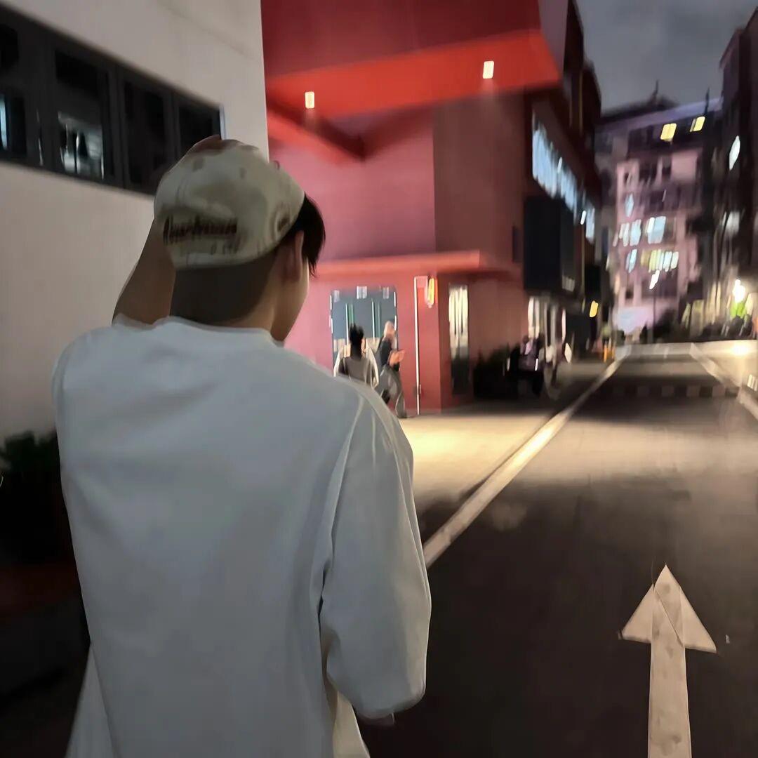 初六