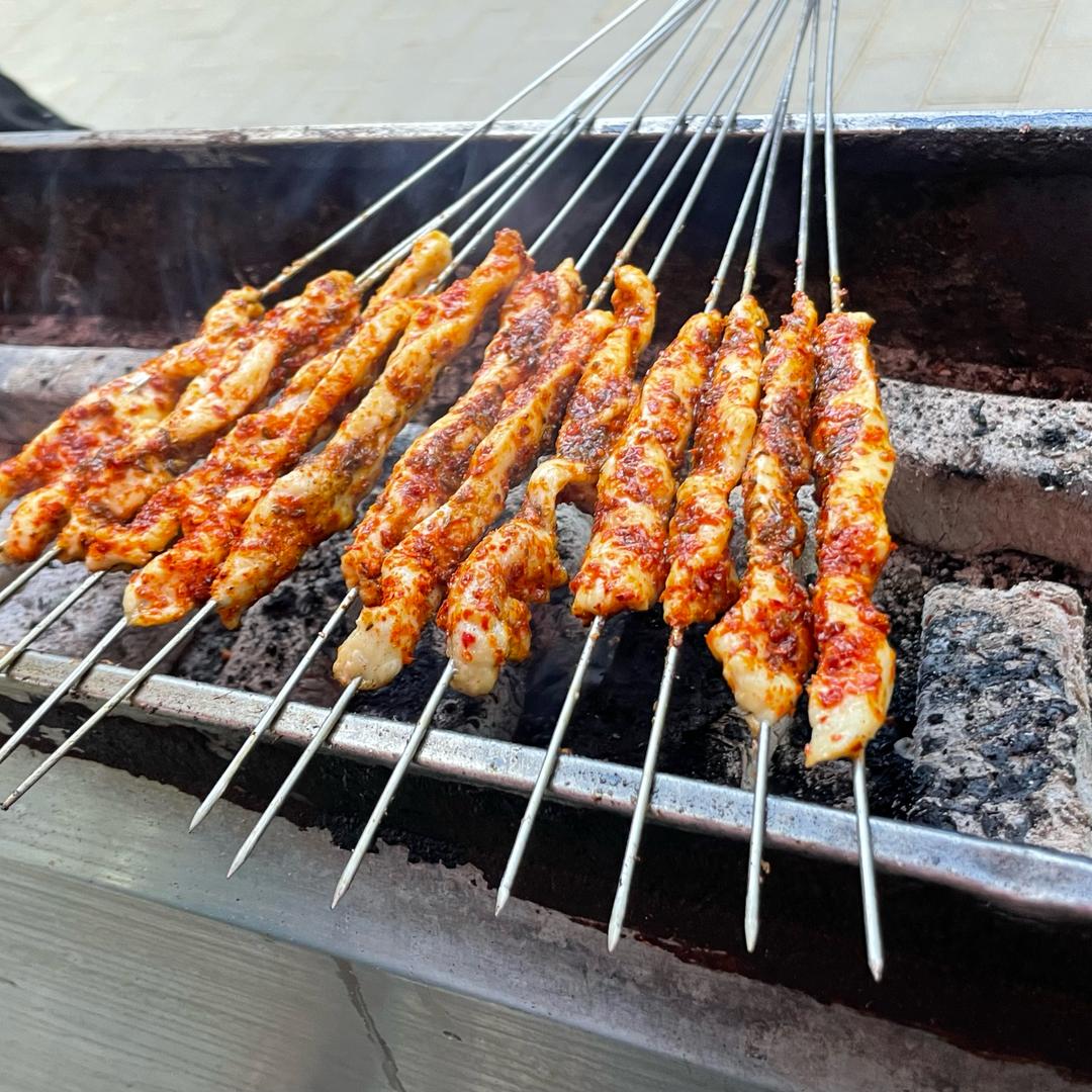 伟子烤肉5毛一串（西沟国家电网对面）