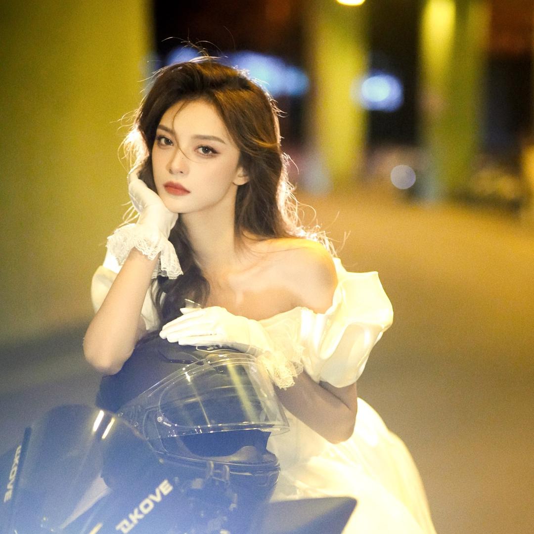 茜子在路上