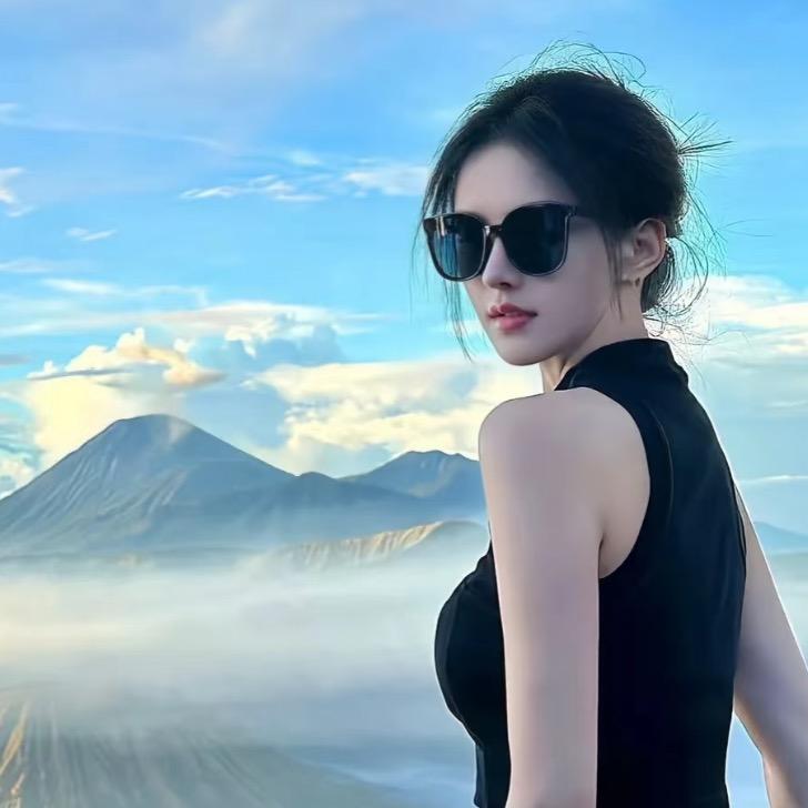 𝓢𝓱𝓸𝔀𝓱𝓲𝓵𝔂