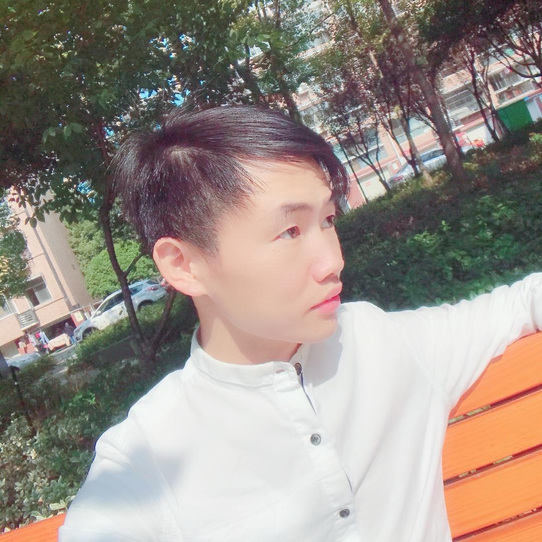 石磳黄氏航拍摄影师