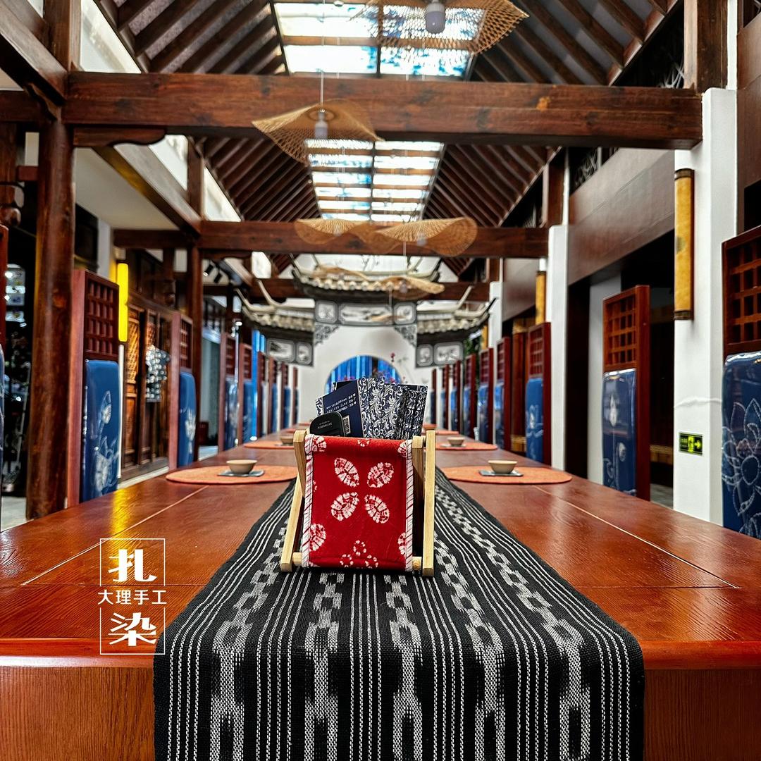 三彝扎染工厂店蓝衣