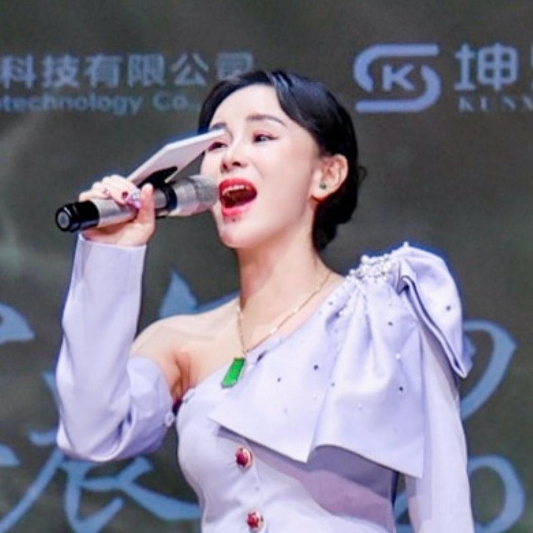 歌手罗丽珊🎤🎶大吉
