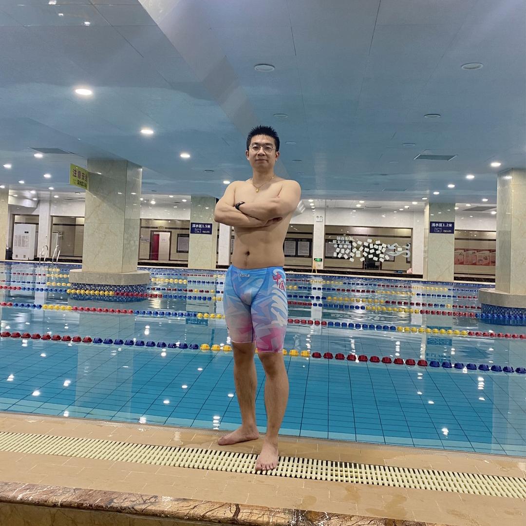 28度C游泳健身汇馆唐教练