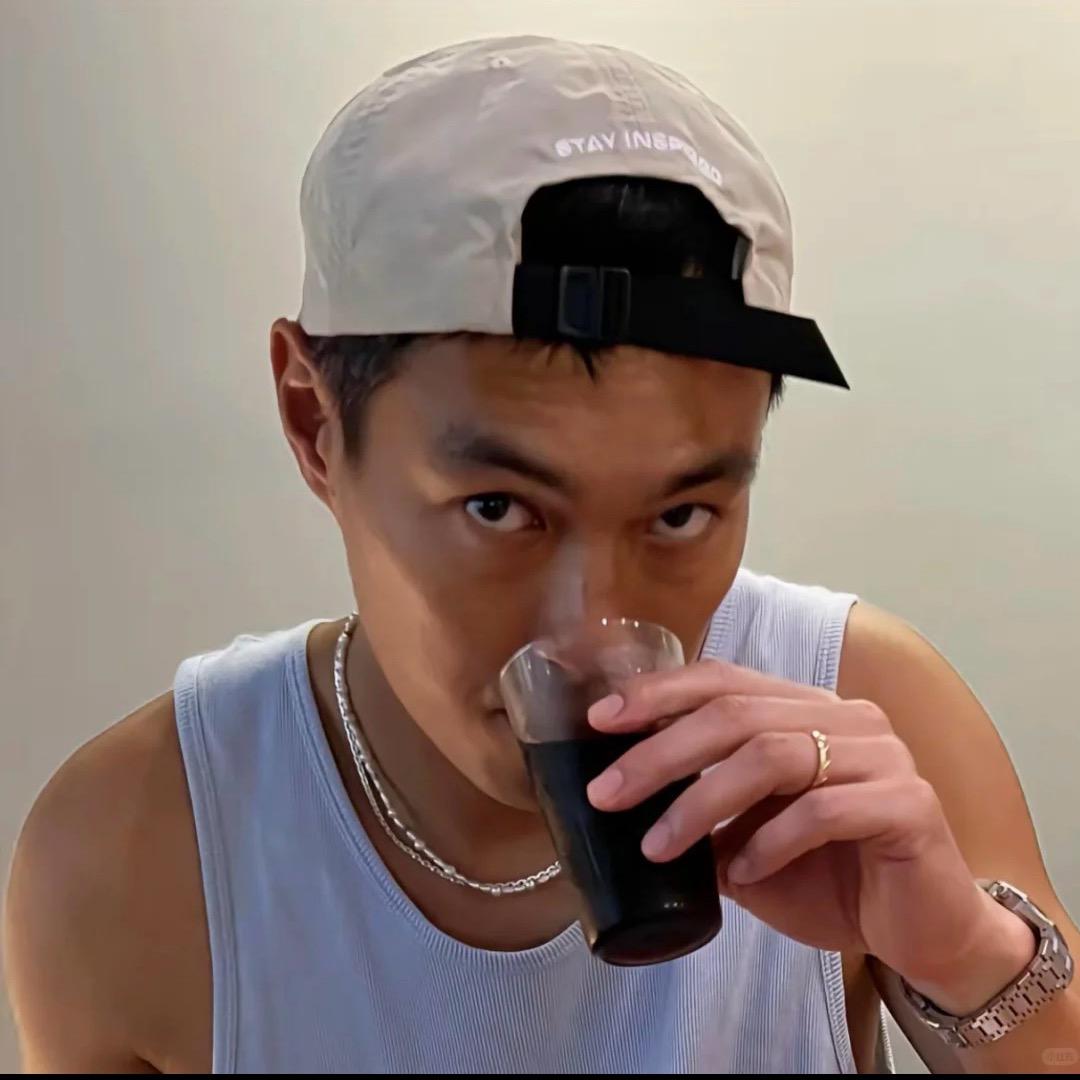 石头𝙞𝙪𝙠𝙤𝙞𝟳𝟳