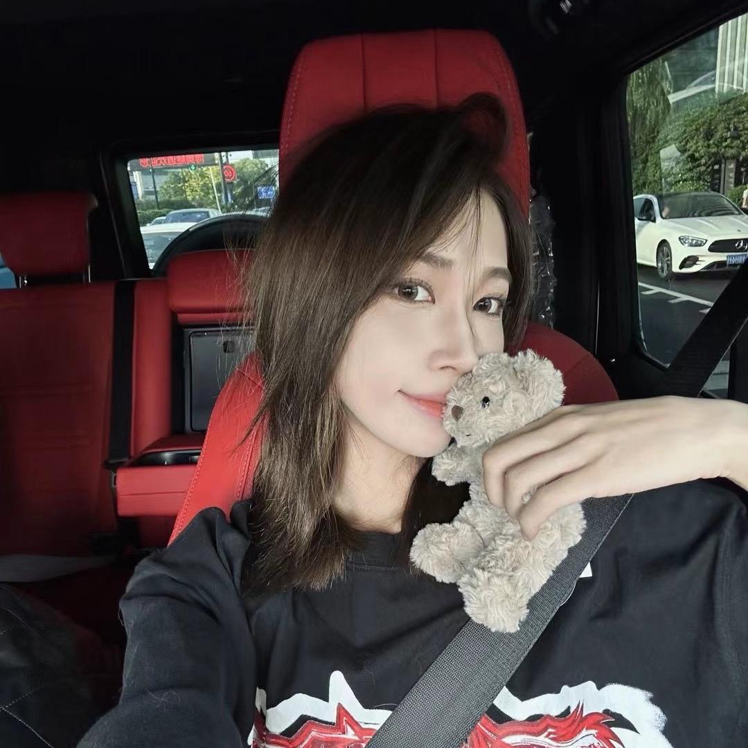 不理理-高级感穿搭