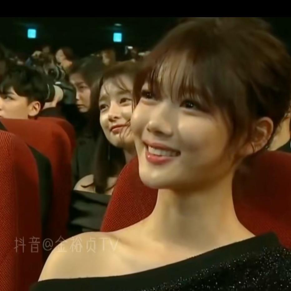 💋湖景餐饮简妍。