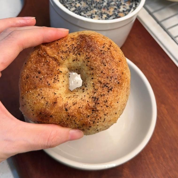 不爱早起的贝果🥯