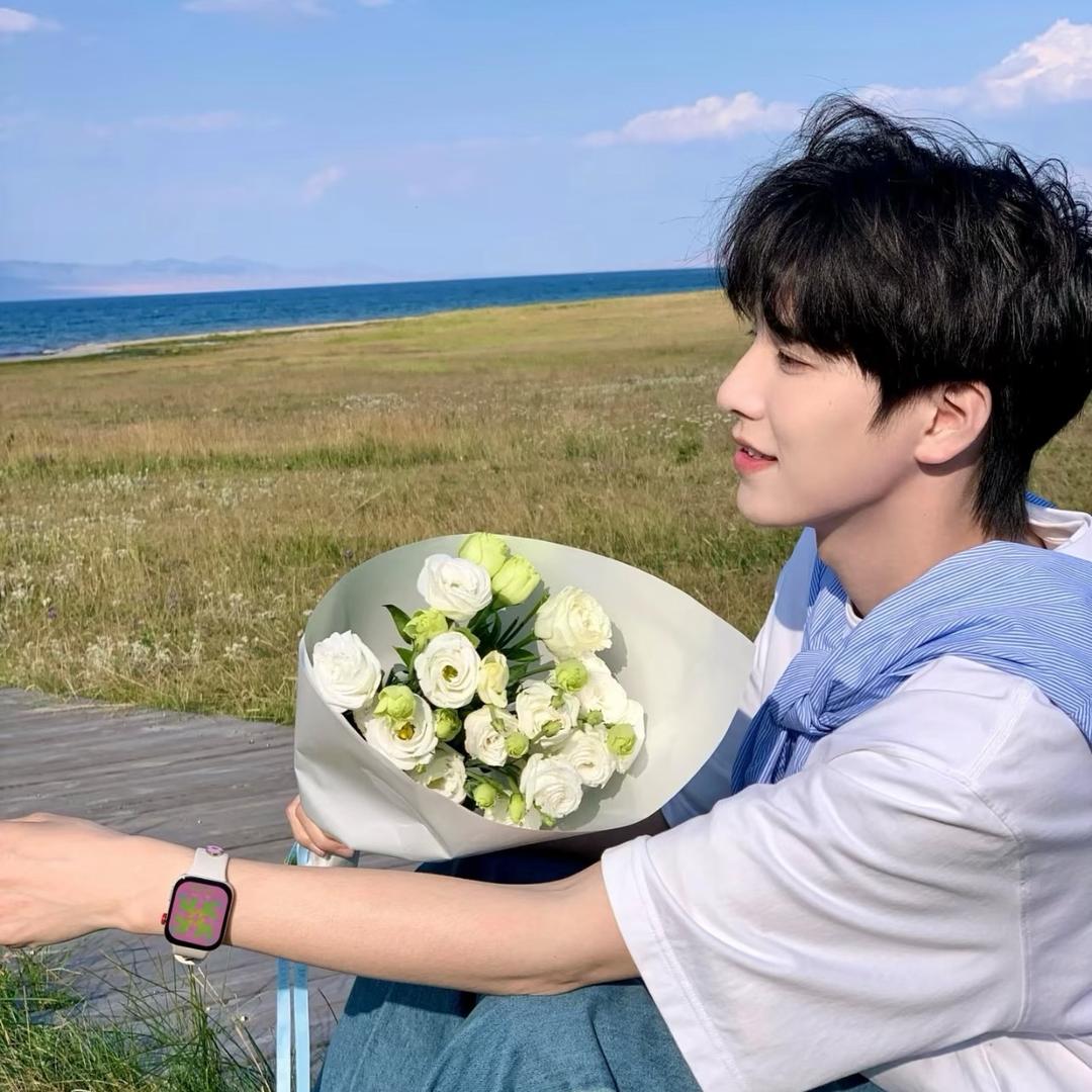 与夏相依🌻