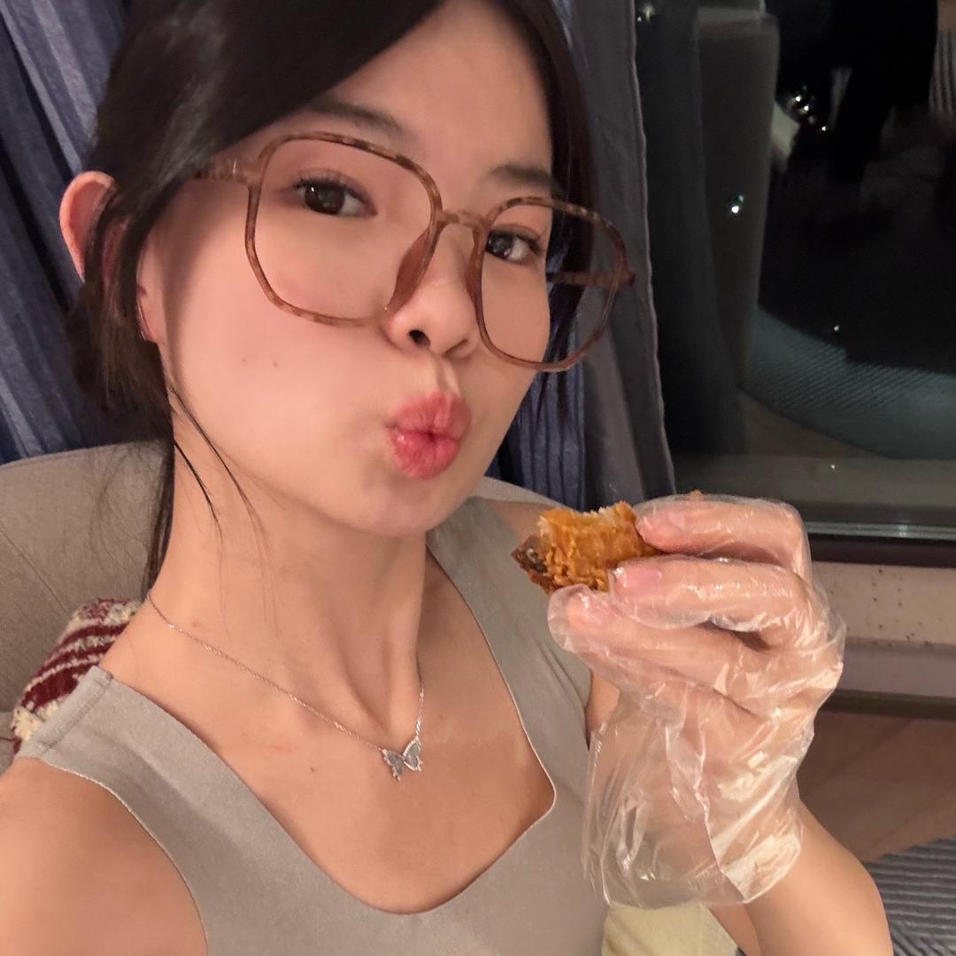 肚子饱饱🌈🌈🌈