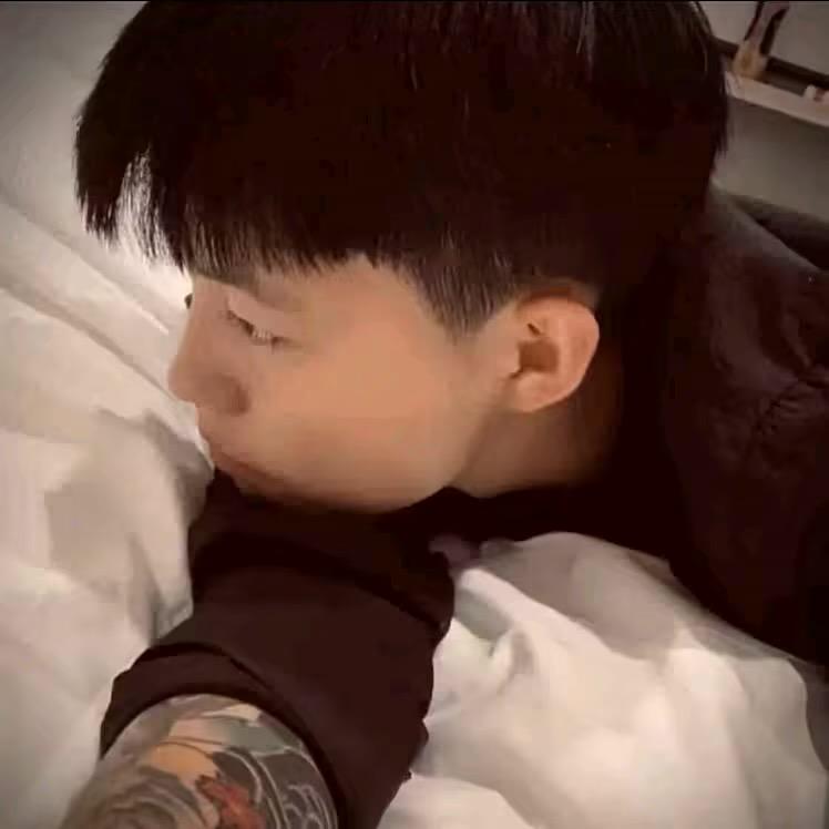 黑子.