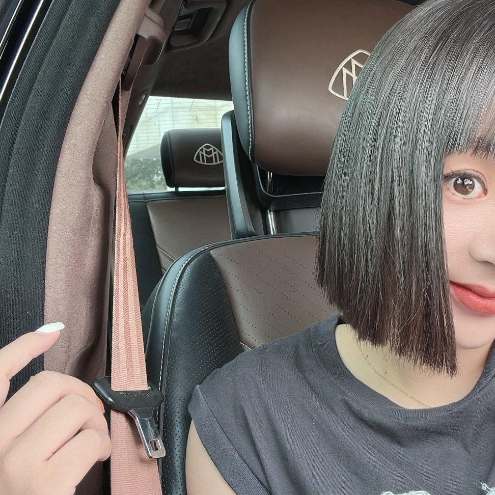 出婚车的美妆店老板🌻