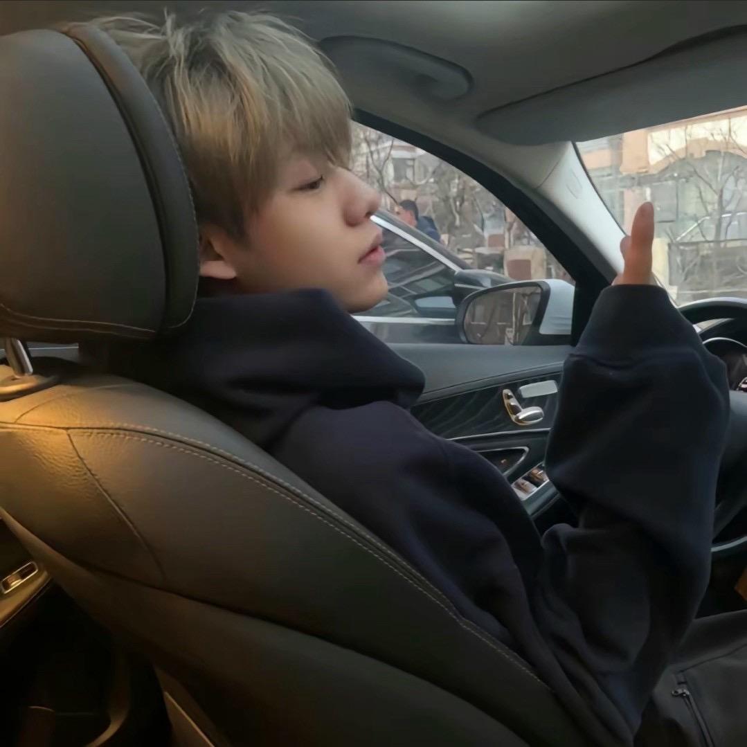 骑老太太过马路