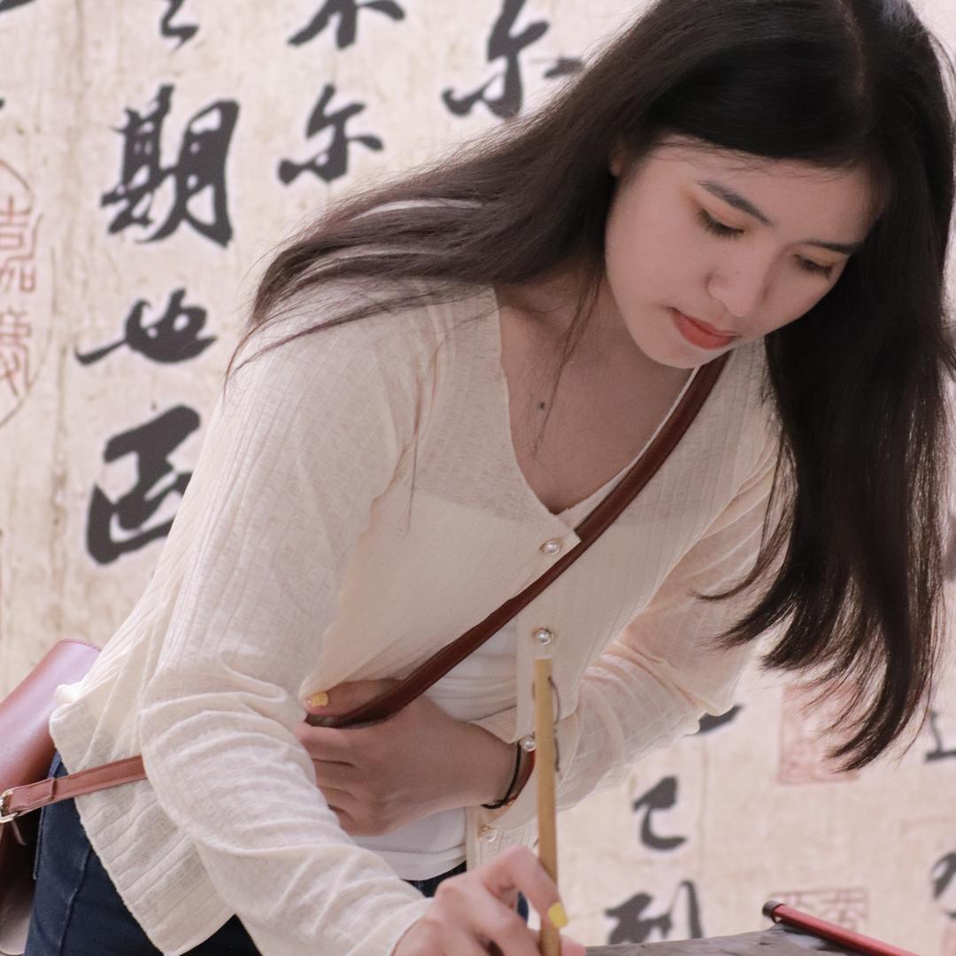 捞起月亮的渔民
