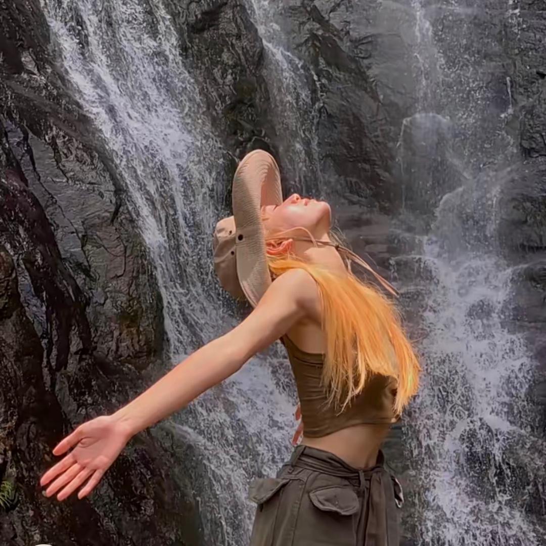 王雨婷.