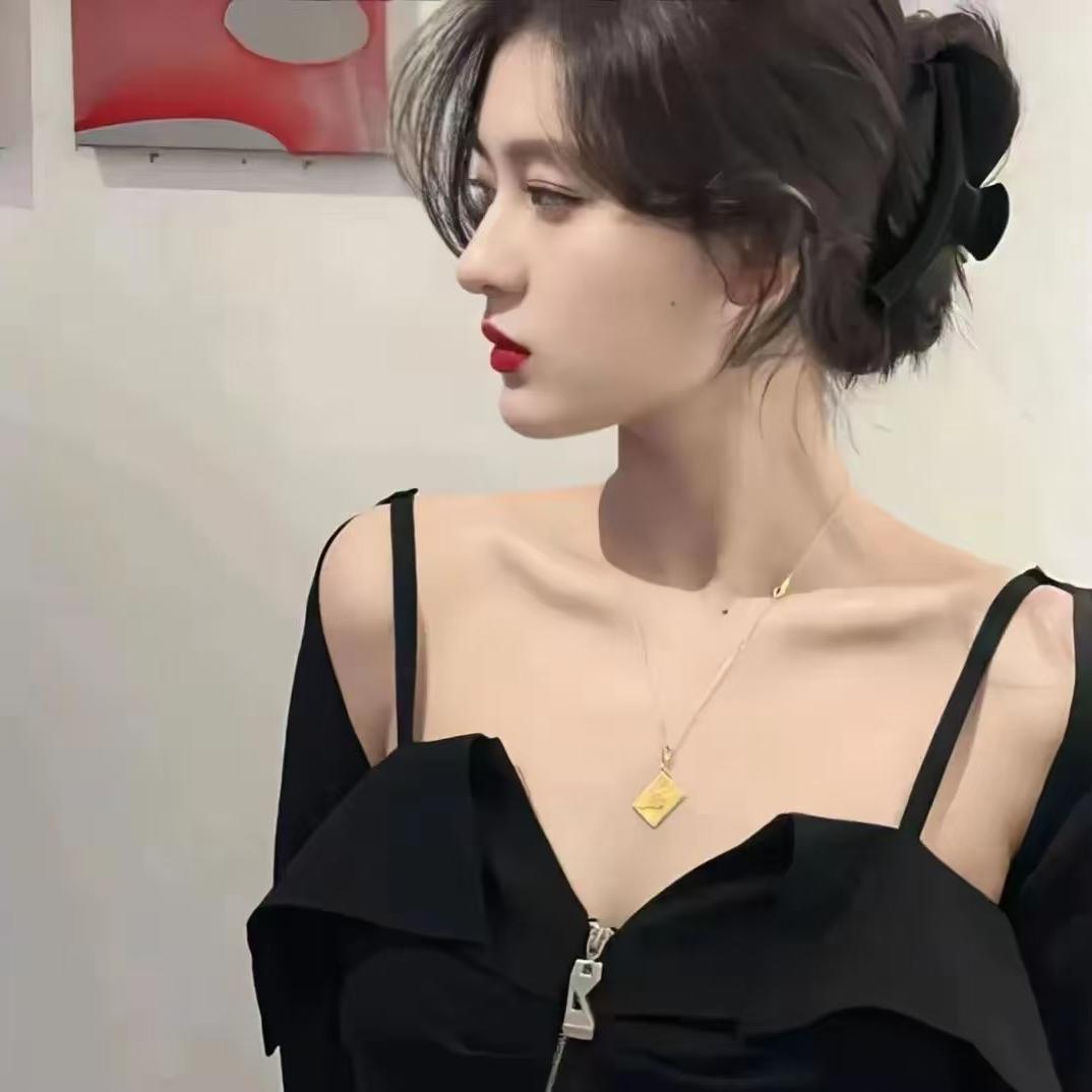 Lisa女装美学生活