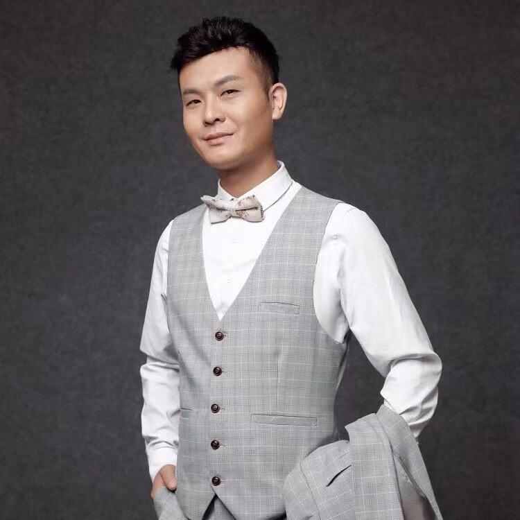 阿秋（九芝堂草本洗发水）