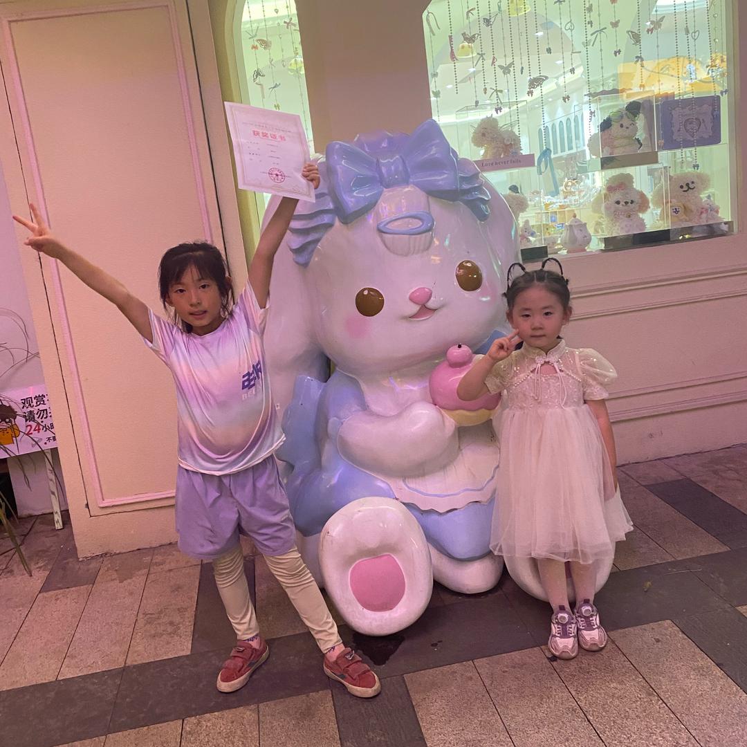 爱滑板🛹的小萌宝