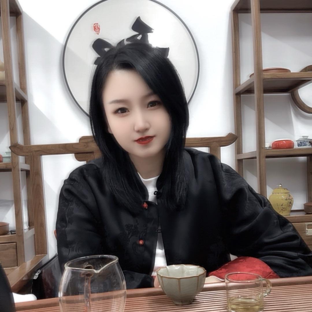 红焱炭火锅  老板娘