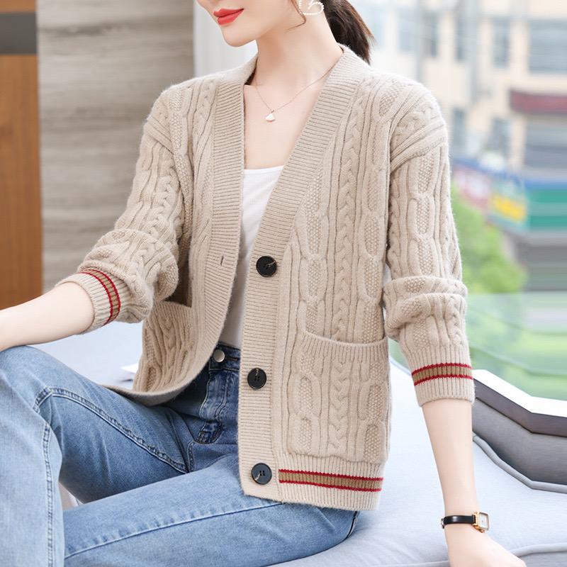 名雅轻奢女装原创工厂店