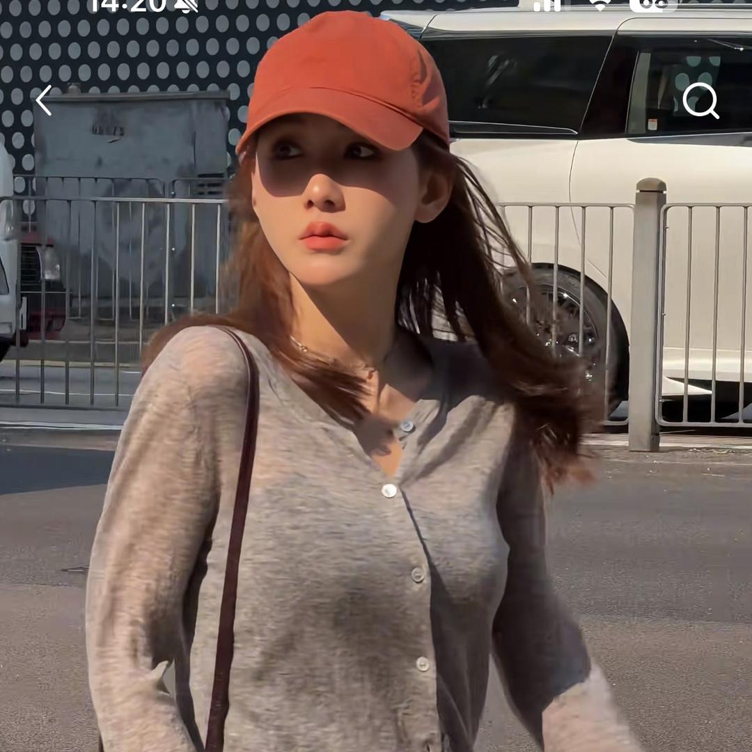 荷荷Haley （品质穿搭）