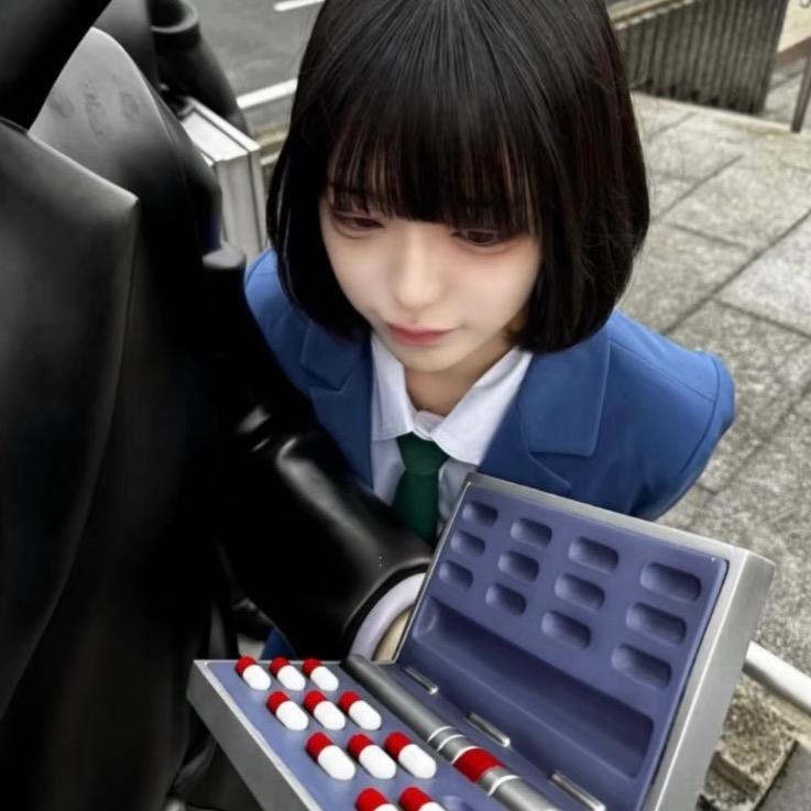 阴雨天里喂鸡被砍