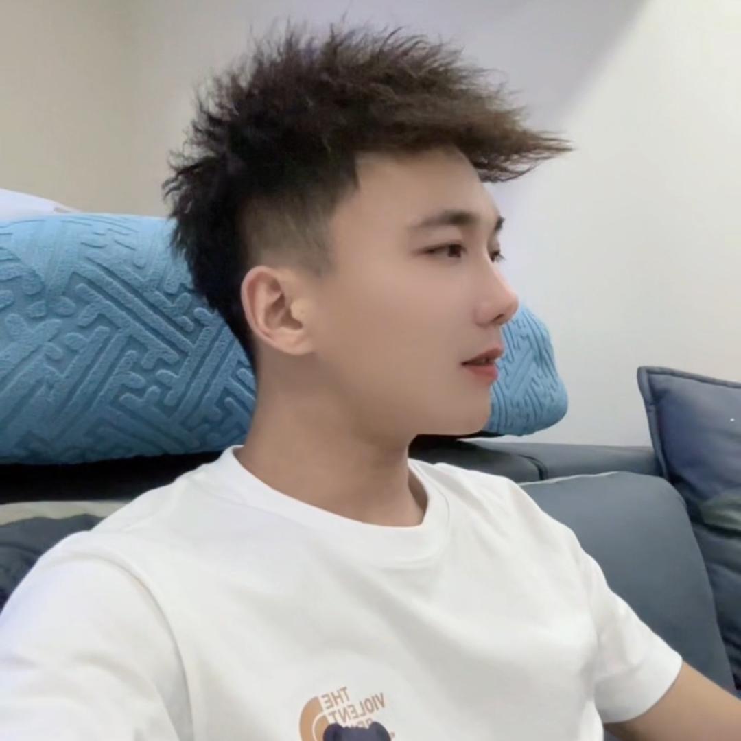 ℳঞ你的໌້ᮨ男孩꧔