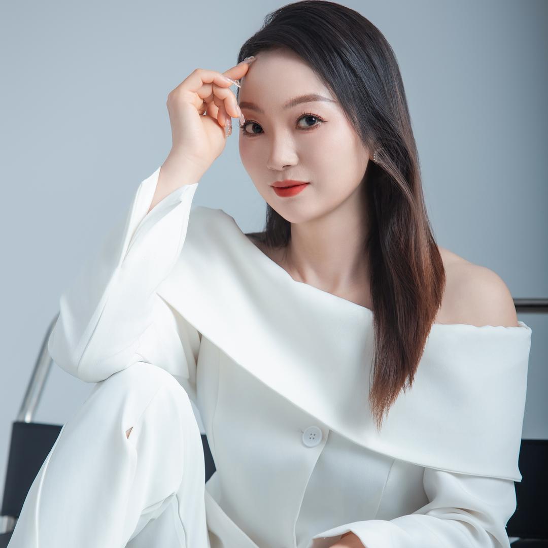 胡贝儿形体~燕子