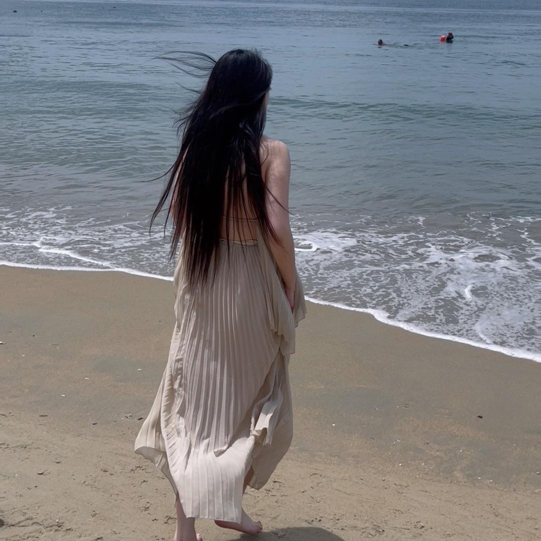 爱吃香菜.