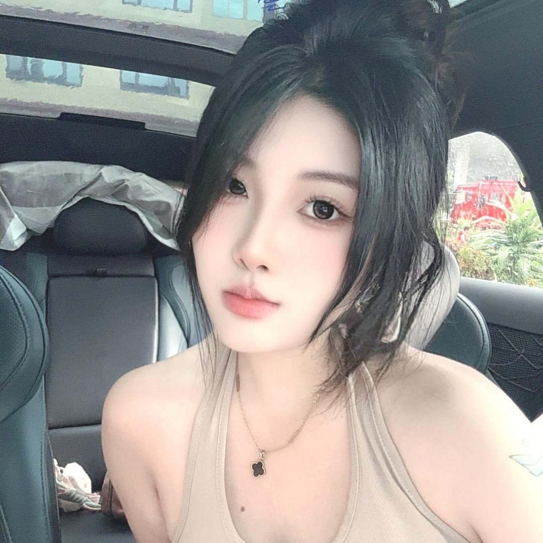在洞口做装修的妹坨