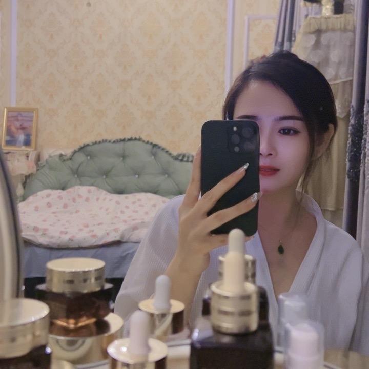 云里花田，鲜花店