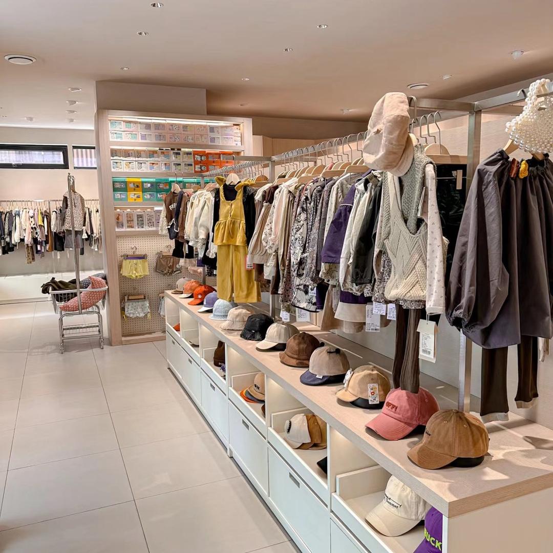 天街品牌童装折扣店