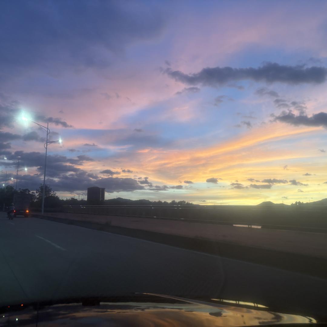 柒煜国际潮鞋馆