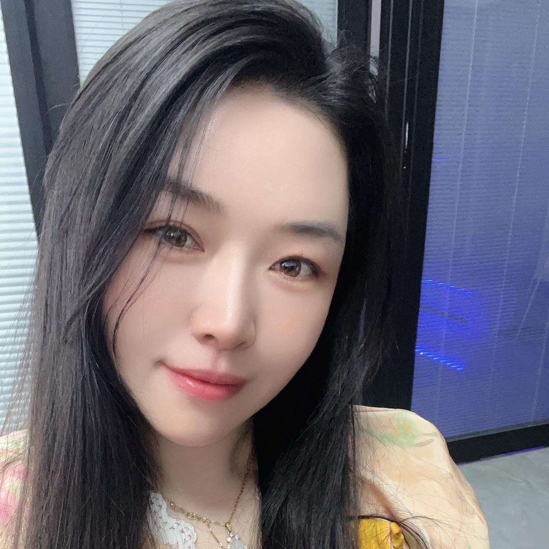 成三三在乌鲁木齐