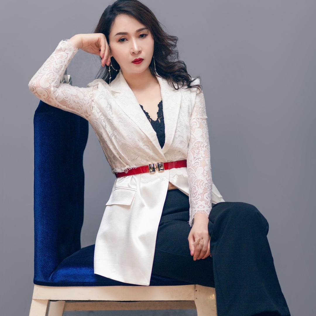 虞美人金牌服务店俏佳人