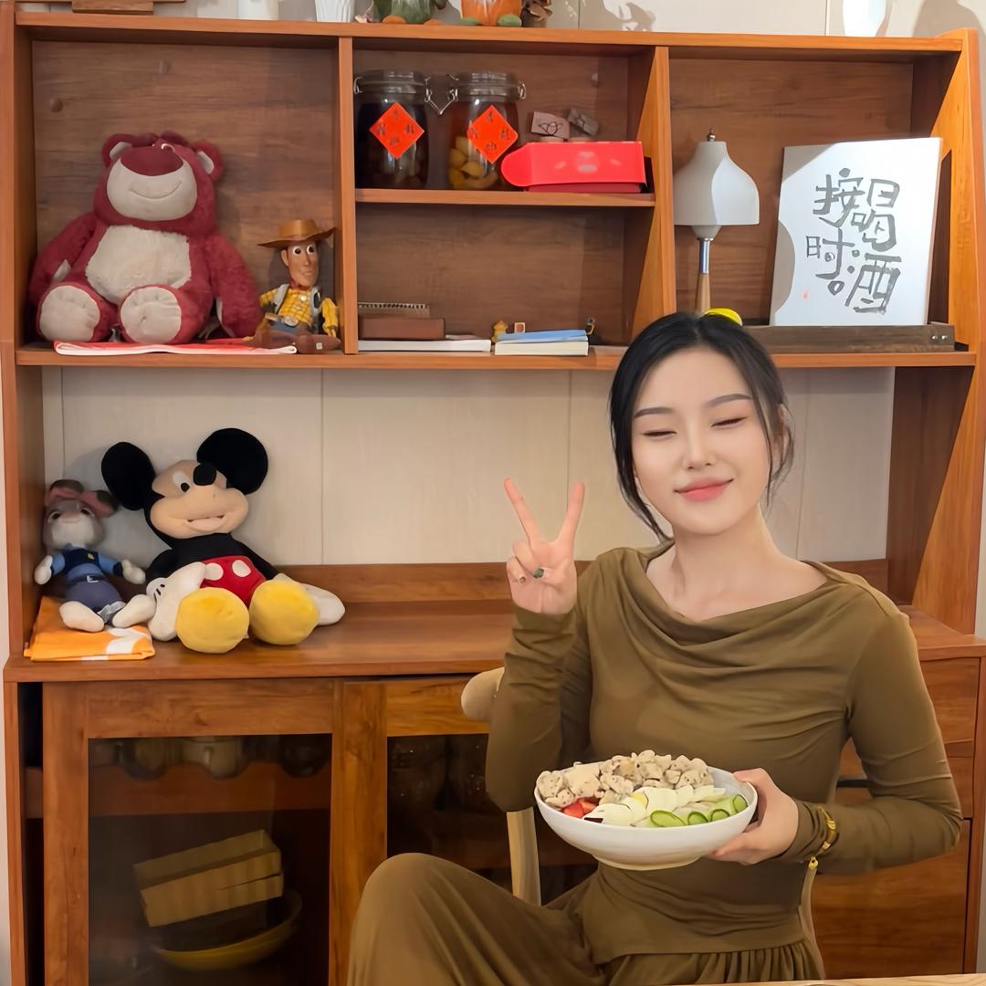 小尢 AU女装分享