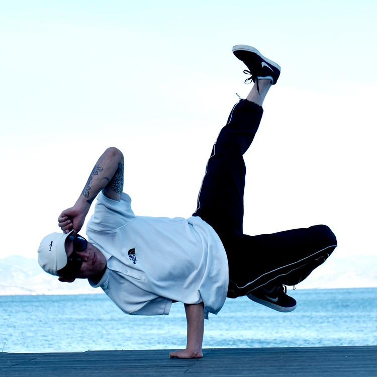 bboy小鸿