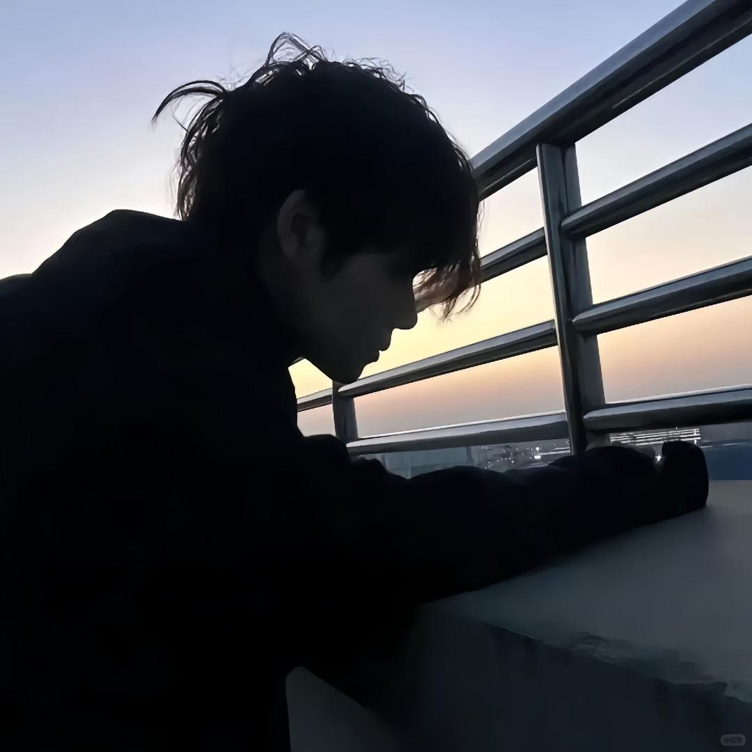 哭着的鸟儿ᝰ