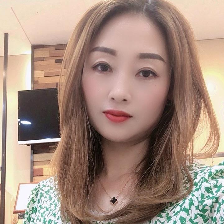 无为新百高诗婕女装(肖晓)