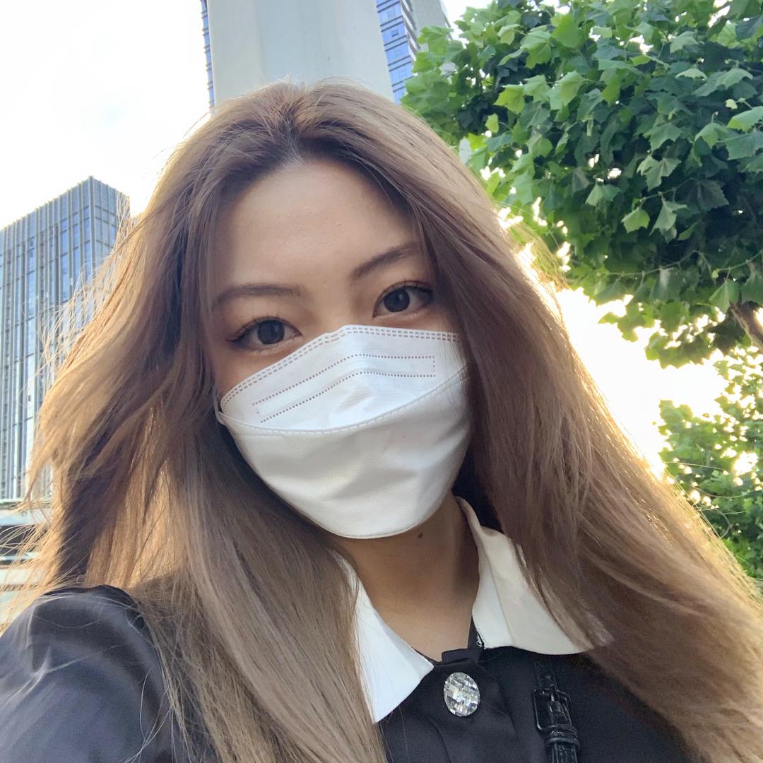 自嗨姐妹