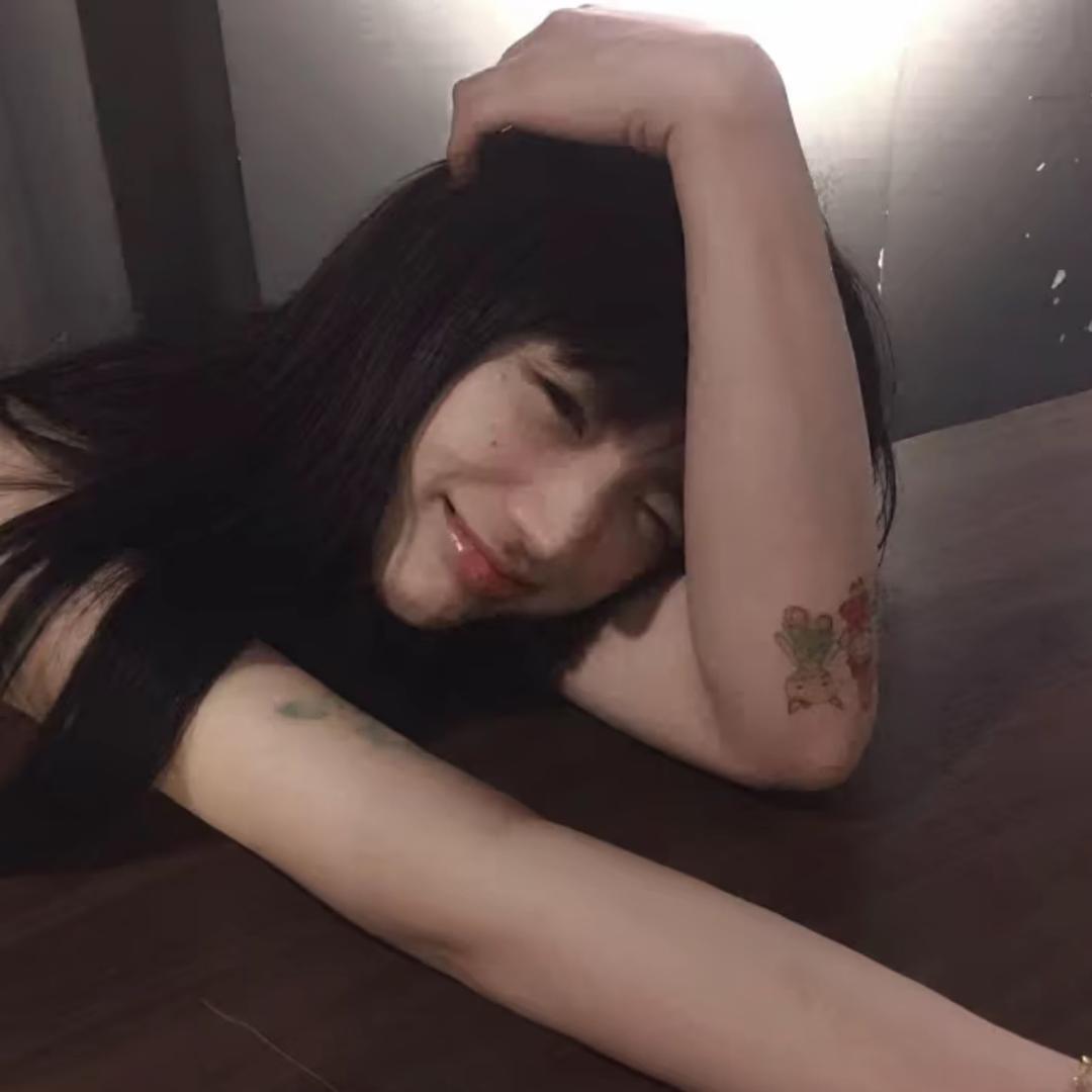 初見^