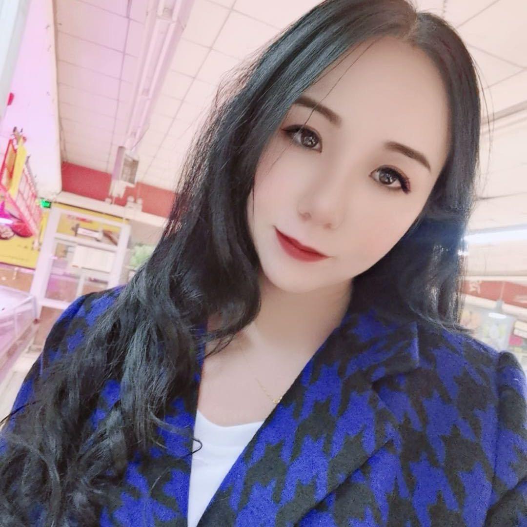 纳  女人