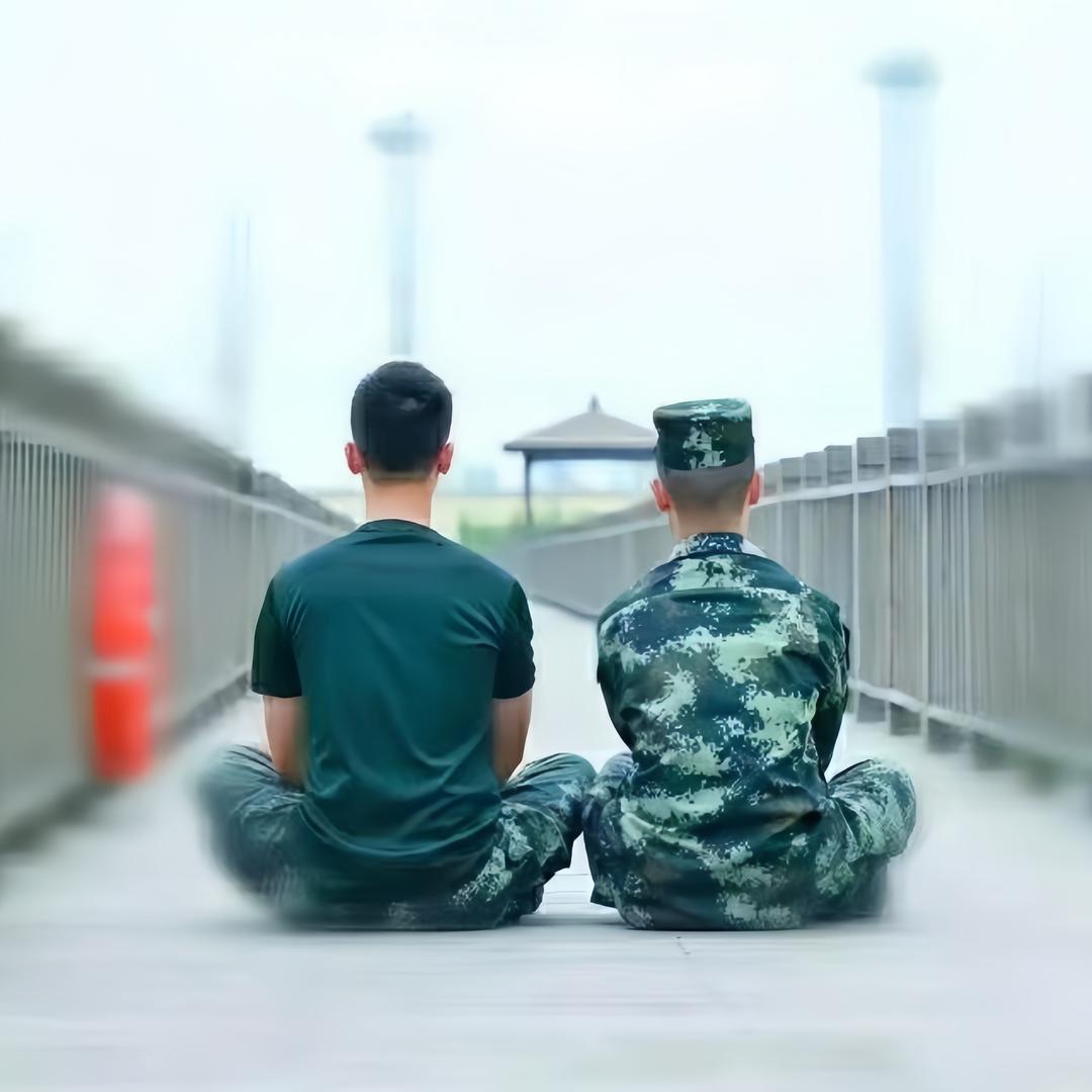 迷彩的青春