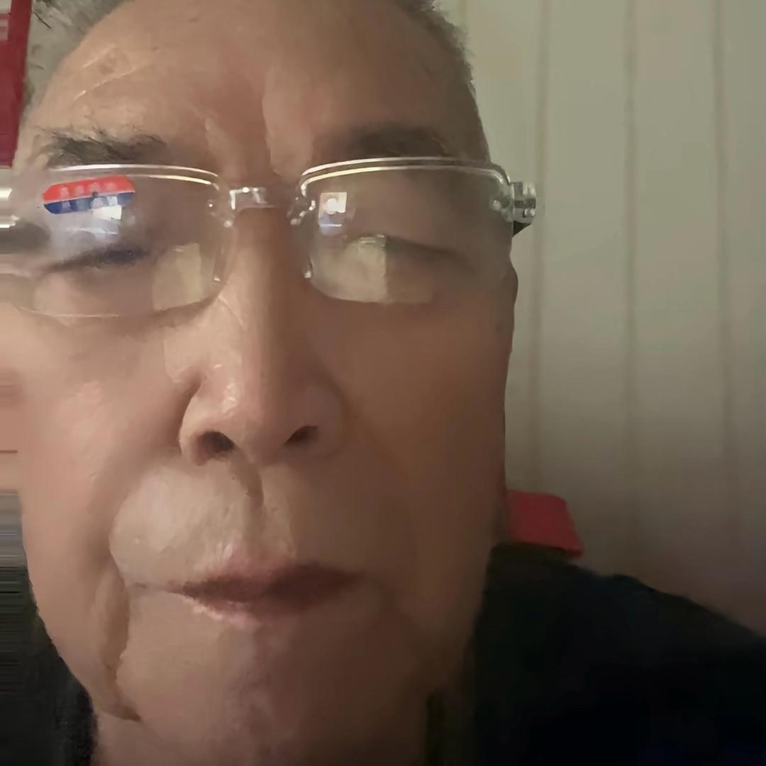 鼻噶拌香菜馋哭隔壁老太太: