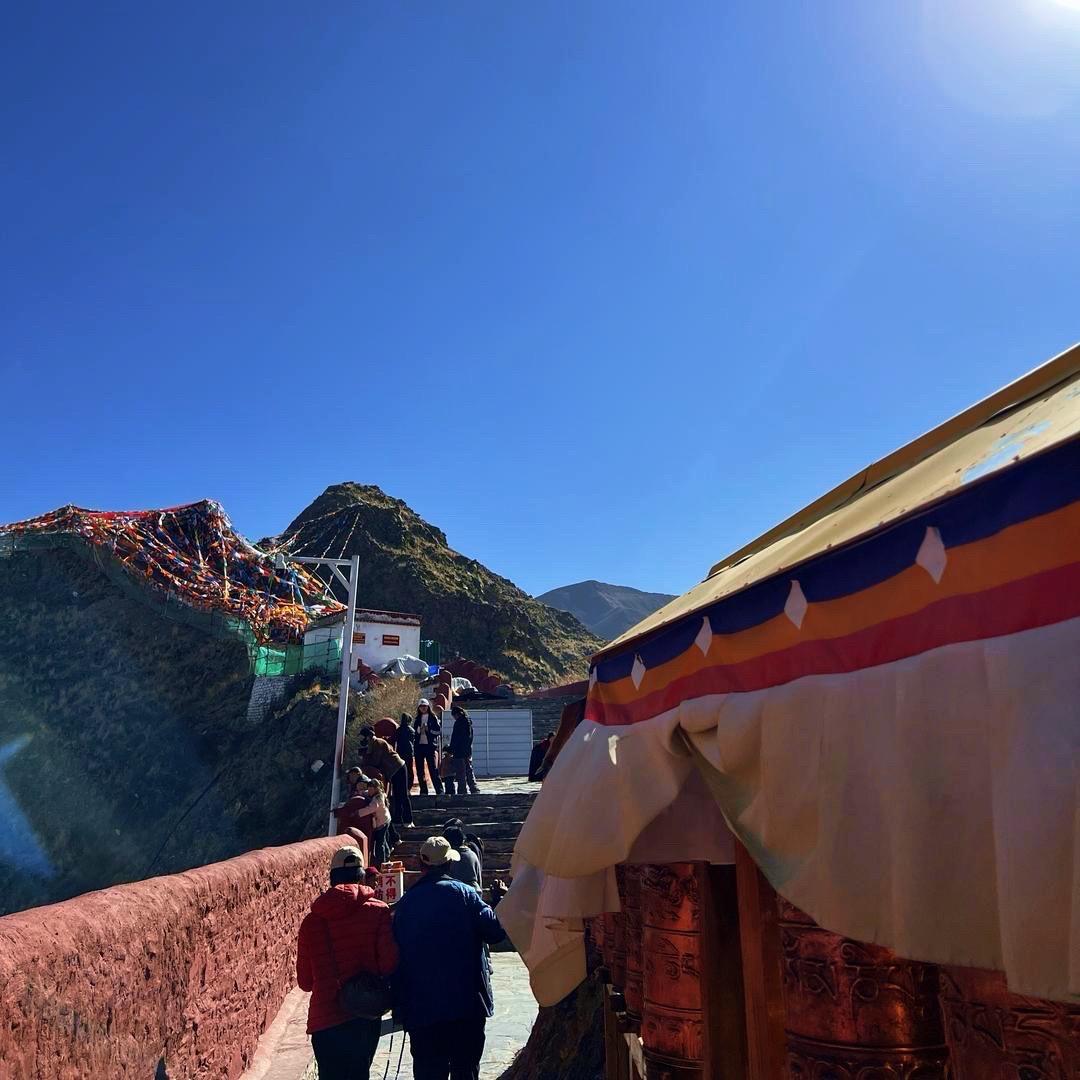 ༼  བདེ་  ༽🐑