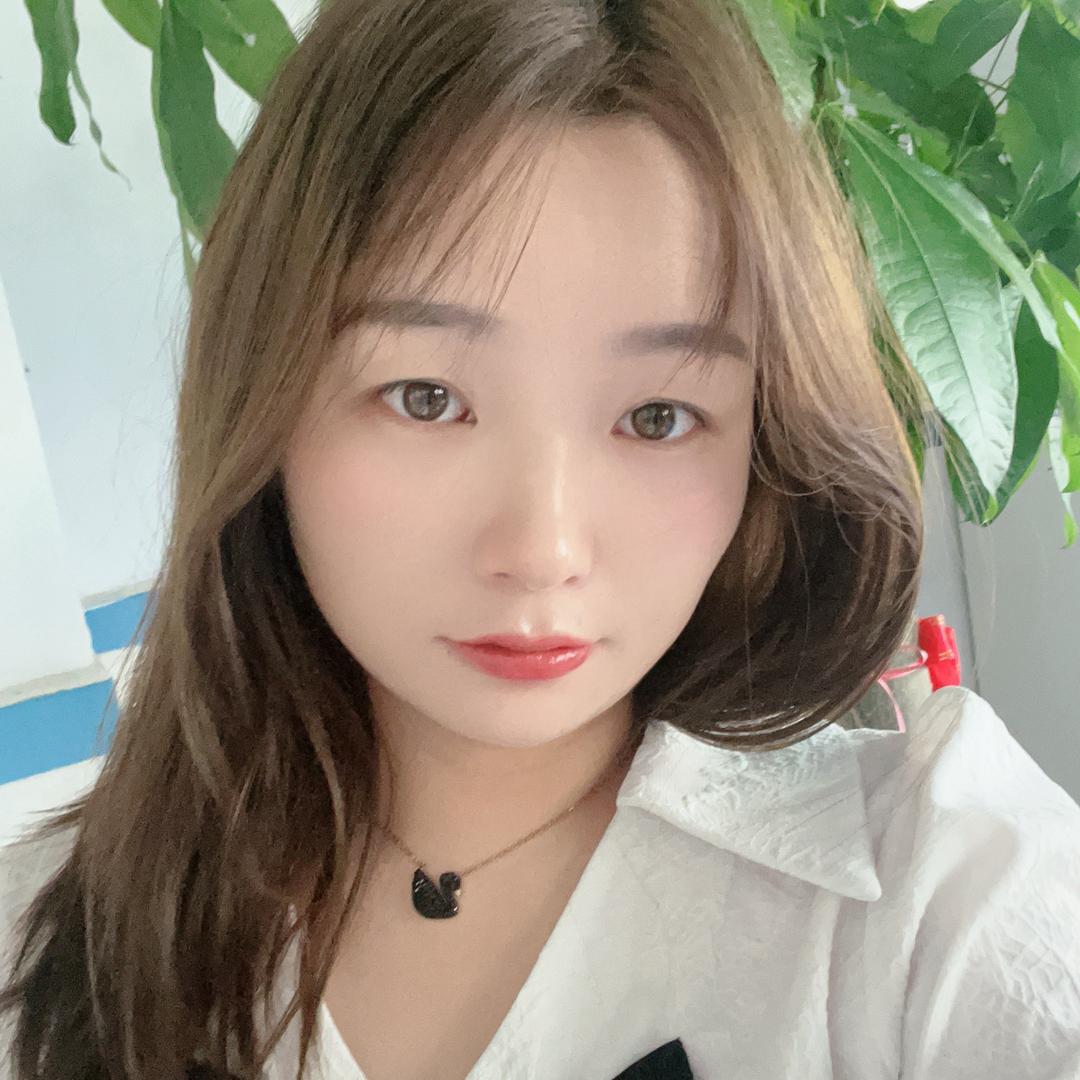 努力赚钱的露露子