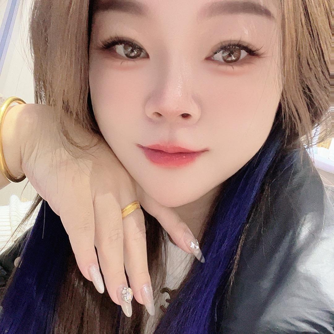 挫指甲的赵家二小姐🌹👑