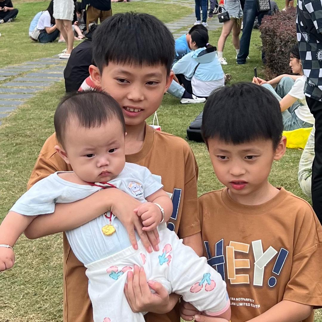 小希希小昊昊小宇宙