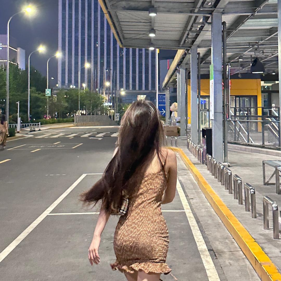 HK.